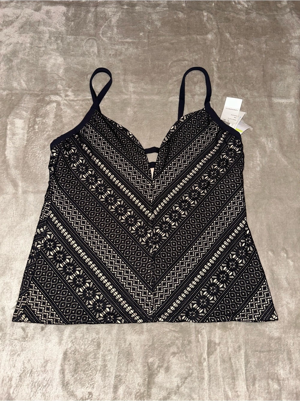 NWT Bleu Rod Beattie Black and Cream Lace-Pattern V-Neck Swim Camisole 18W Top